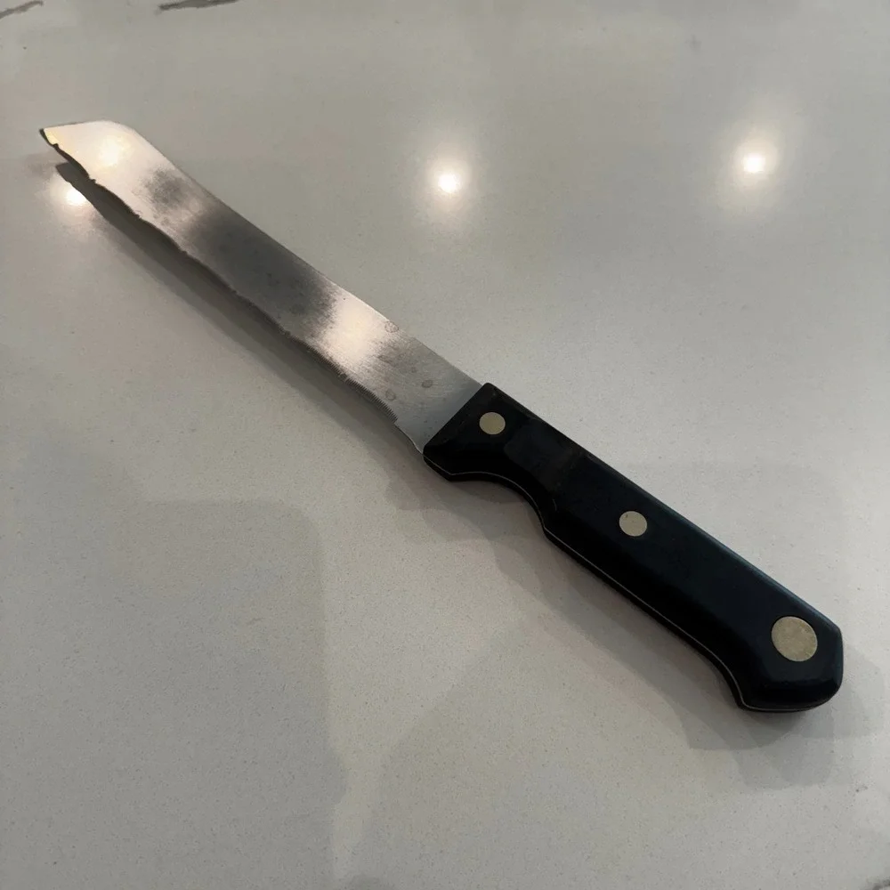 Farberware Vintage Serrated Bread Knife Black Triple Rivet Handle 8 Inch Blade